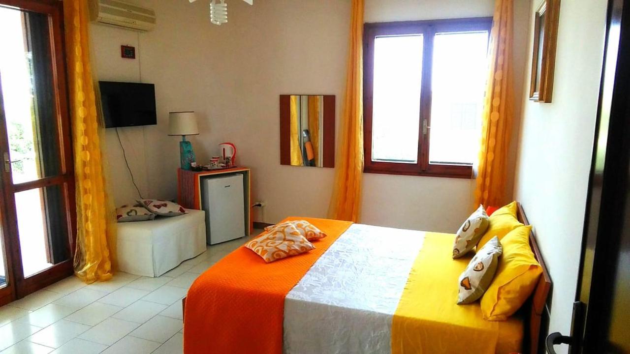 B&B Da Sissi La Maddalena  Εξωτερικό φωτογραφία